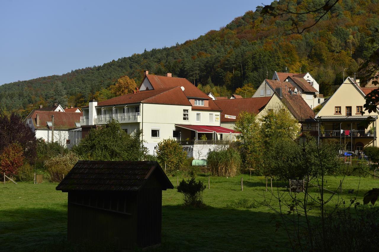 Landhotel Zur Wegelnburg Bruchweiler-Bärenbach Esterno foto